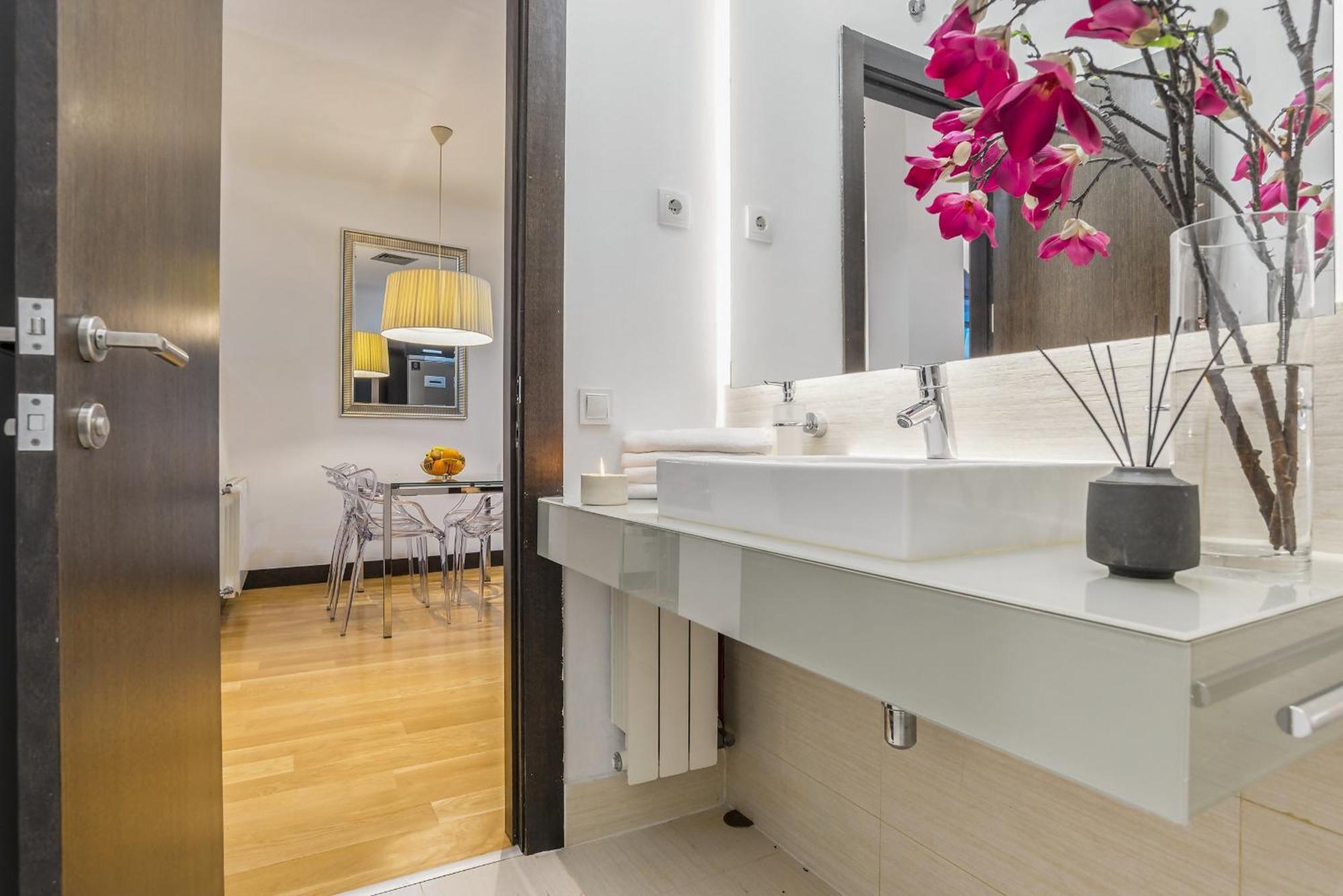 Malasana By Skykey Apartment มาดริด ภายนอก รูปภาพ