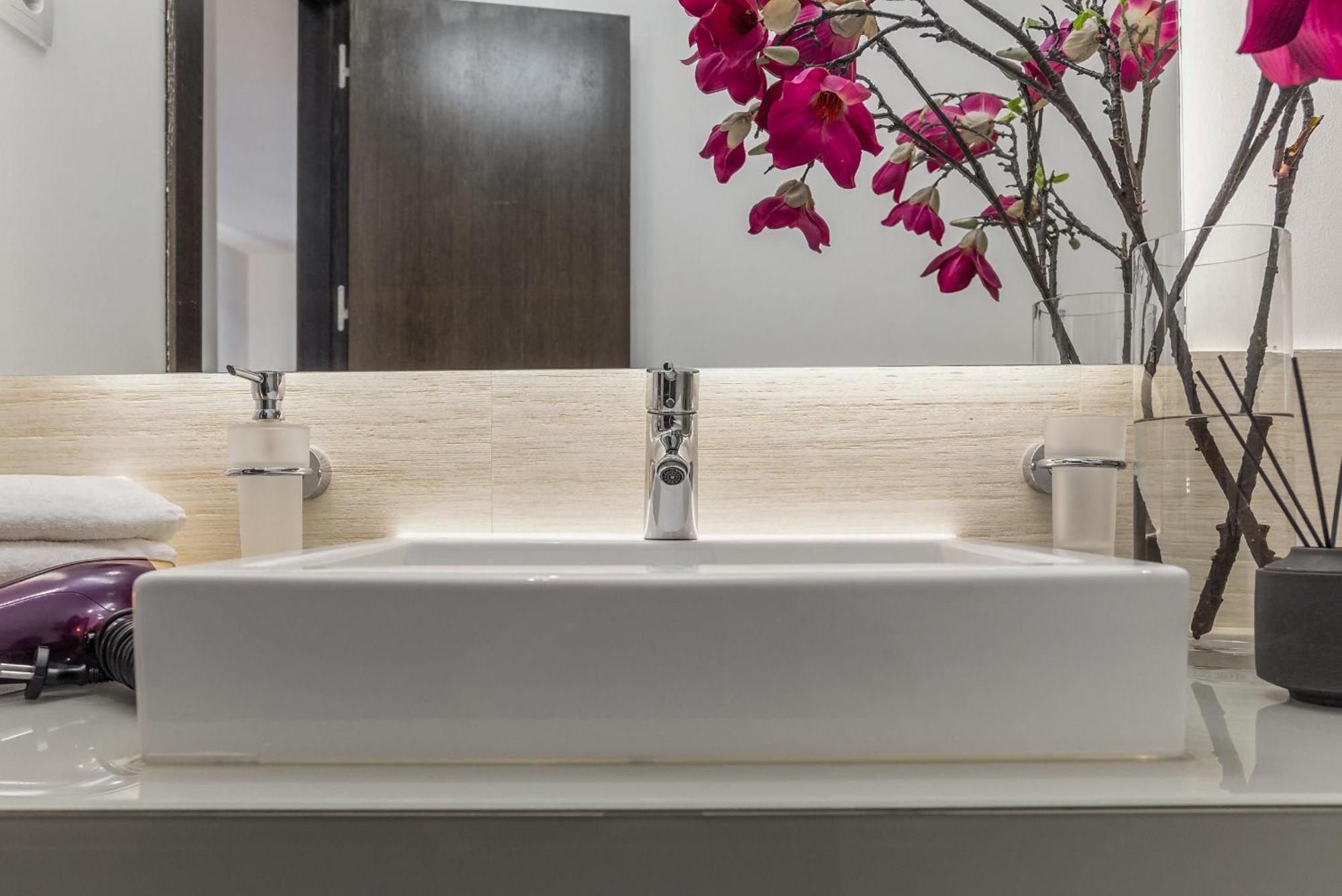 Malasana By Skykey Apartment มาดริด ภายนอก รูปภาพ